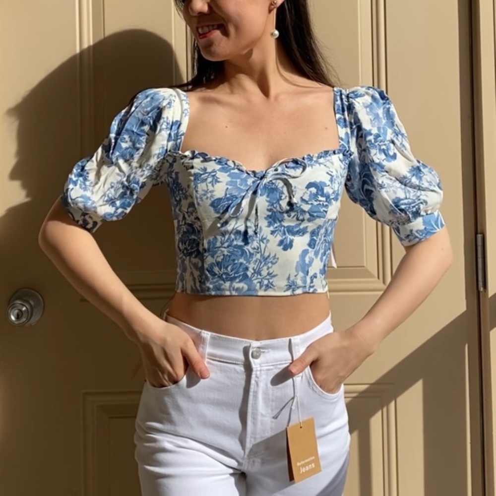 Cute!! Reformation Luna Top - Olympia